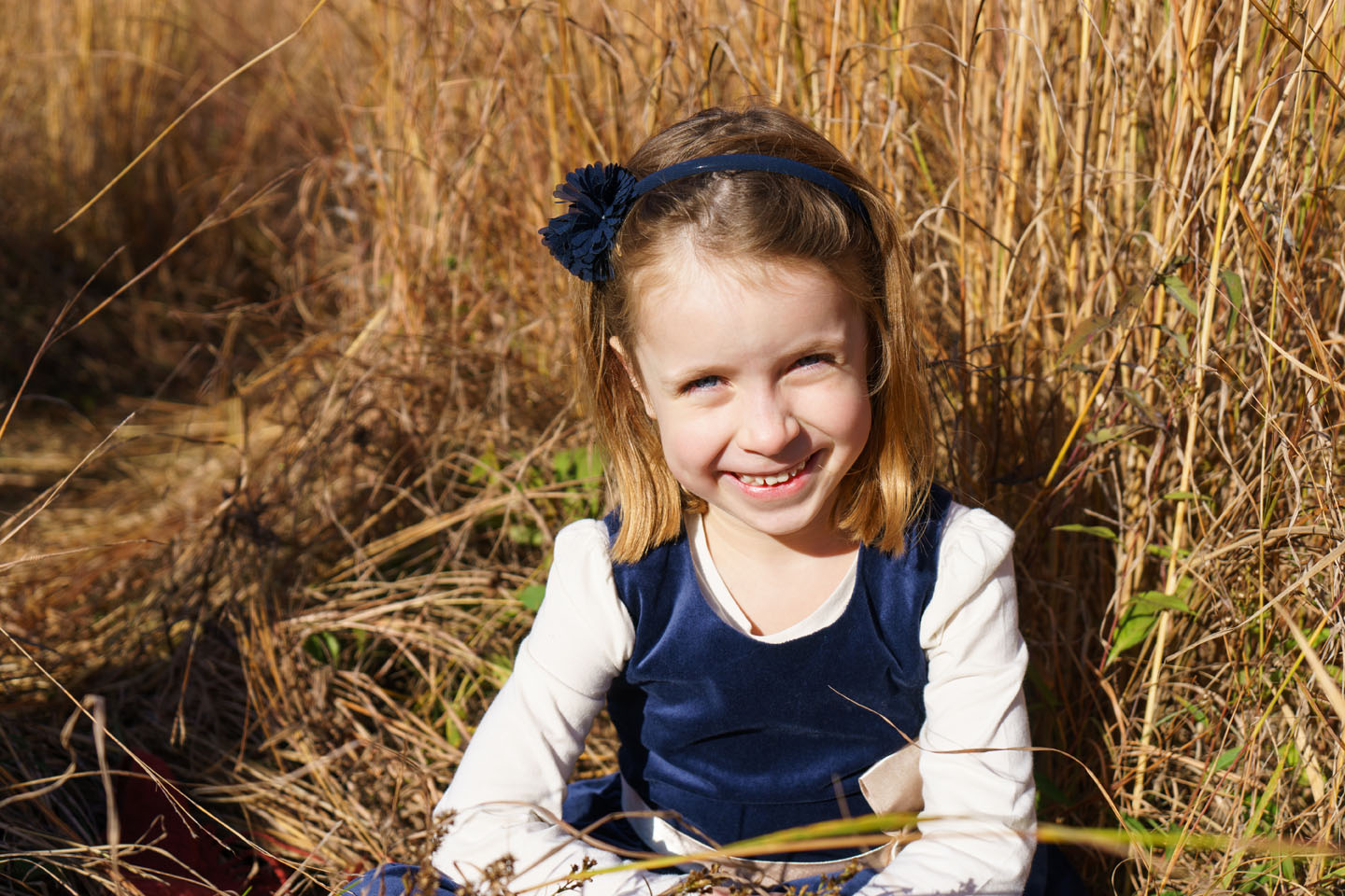 Eagan Family Photography - girl in the grass