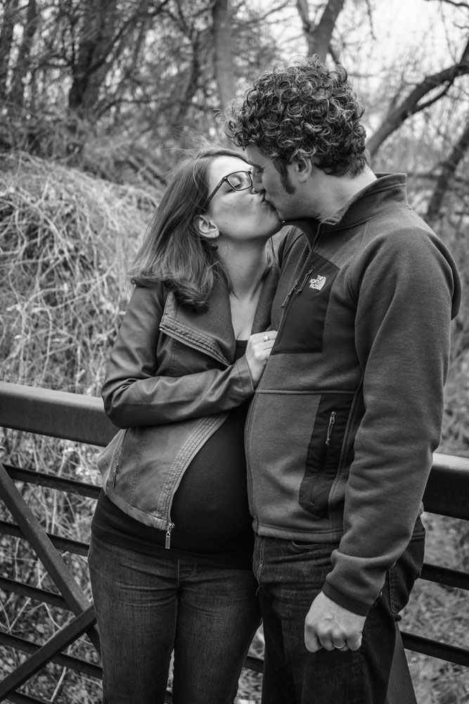 River Road Maternity Session - kiss