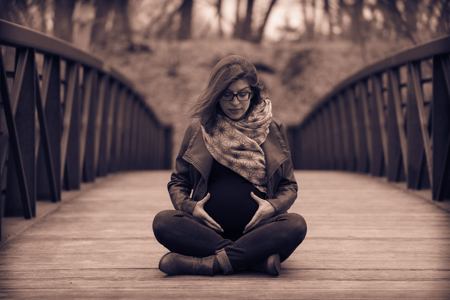River Road Maternity Session - looking at bump